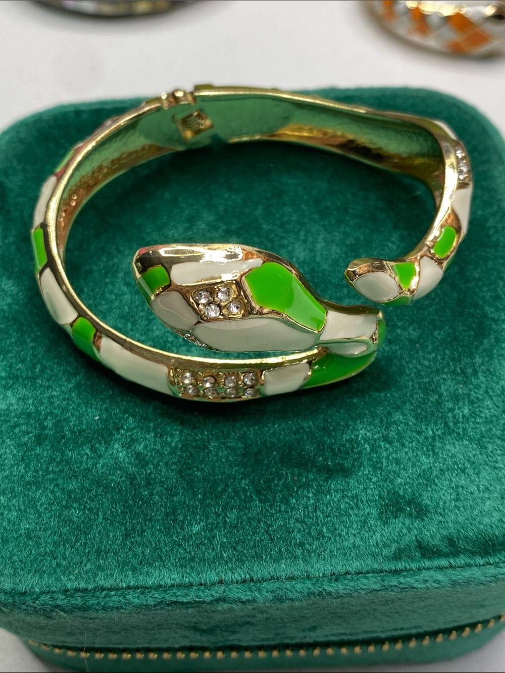 Gold-Tone Green & White Snake Bracelet - Pets Reptile Inspired Fashion